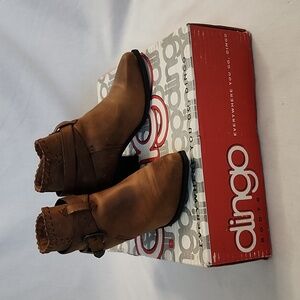 Vintage Tan Distressed Dingo Boots
